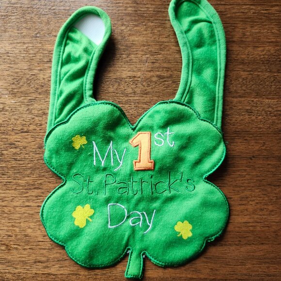 ADORABLE My First St. Patrick's Day BABY Bib Shamrock Four Leaf Clover - Picture 1 of 5